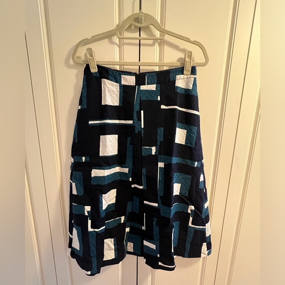 Women’s Banana Republic High Waisted Geometric Midi Skirt, Size 6 - Picture 2 of 15